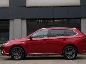 Mitsubishi Outlander 2.0 4WD Plus