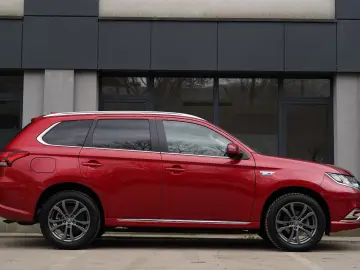 Mitsubishi Outlander 2.0 4WD Plus