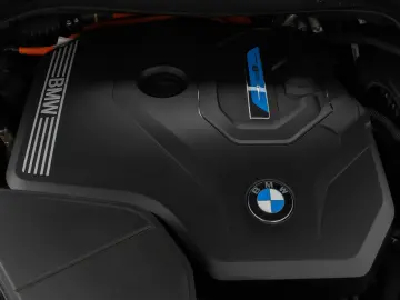 BMW X3 xD30e Panorama Kamera DAB HiFi Lenkrhz Sport