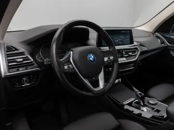 BMW X3 xD30e Panorama Kamera DAB HiFi Lenkrhz Sport