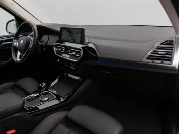 BMW X3 xD30e Panorama Kamera DAB HiFi Lenkrhz Sport