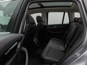 BMW X3 xD30e Panorama Kamera DAB HiFi Lenkrhz Sport