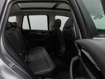 BMW X3 xD30e Panorama Kamera DAB HiFi Lenkrhz Sport