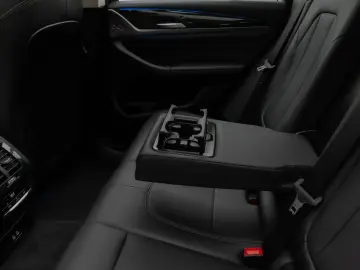 BMW X3 xD30e Panorama Kamera DAB HiFi Lenkrhz Sport