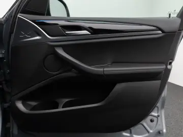 BMW X3 xD30e Panorama Kamera DAB HiFi Lenkrhz Sport