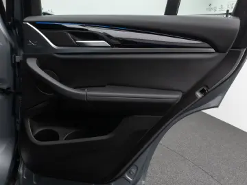 BMW X3 xD30e Panorama Kamera DAB HiFi Lenkrhz Sport