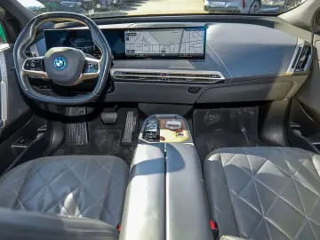 BMW iX xDrive40 Sportpaket HuD Laser Skylounge AHK H