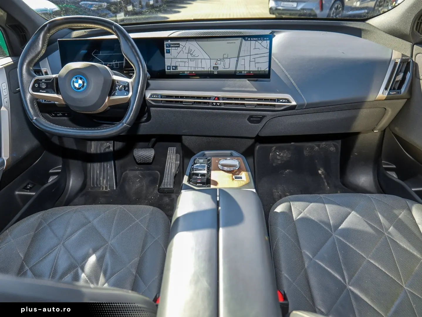 BMW iX xDrive40 Sportpaket HuD Laser Skylounge AHK H