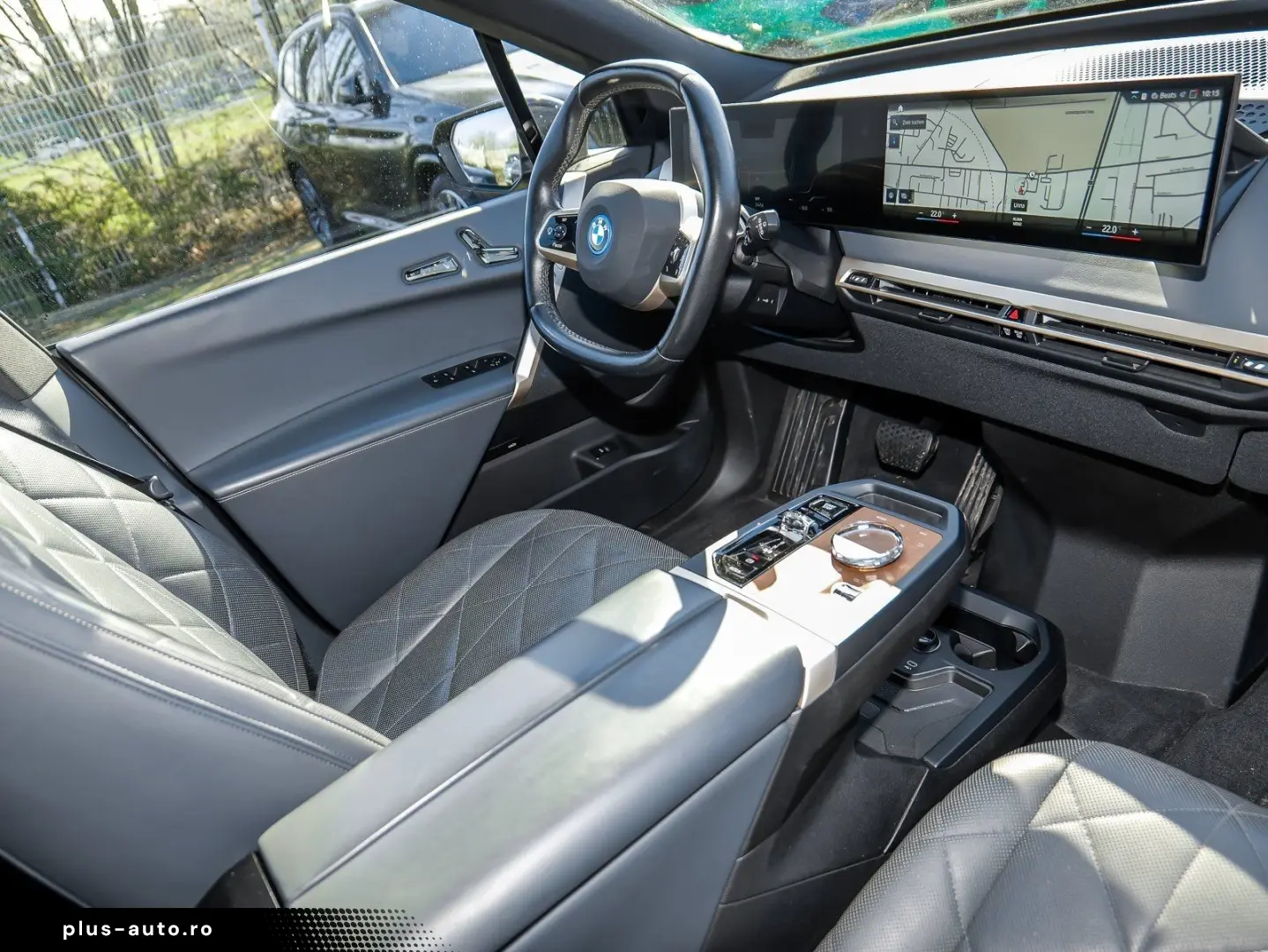 BMW iX xDrive40 Sportpaket HuD Laser Skylounge AHK H