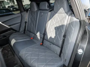 BMW iX xDrive40 Sportpaket HuD Laser Skylounge AHK H