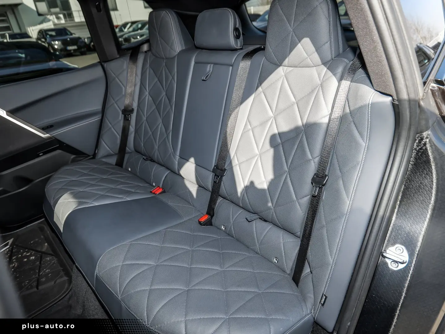 BMW iX xDrive40 Sportpaket HuD Laser Skylounge AHK H