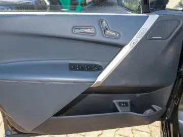 BMW iX xDrive40 Sportpaket HuD Laser Skylounge AHK H