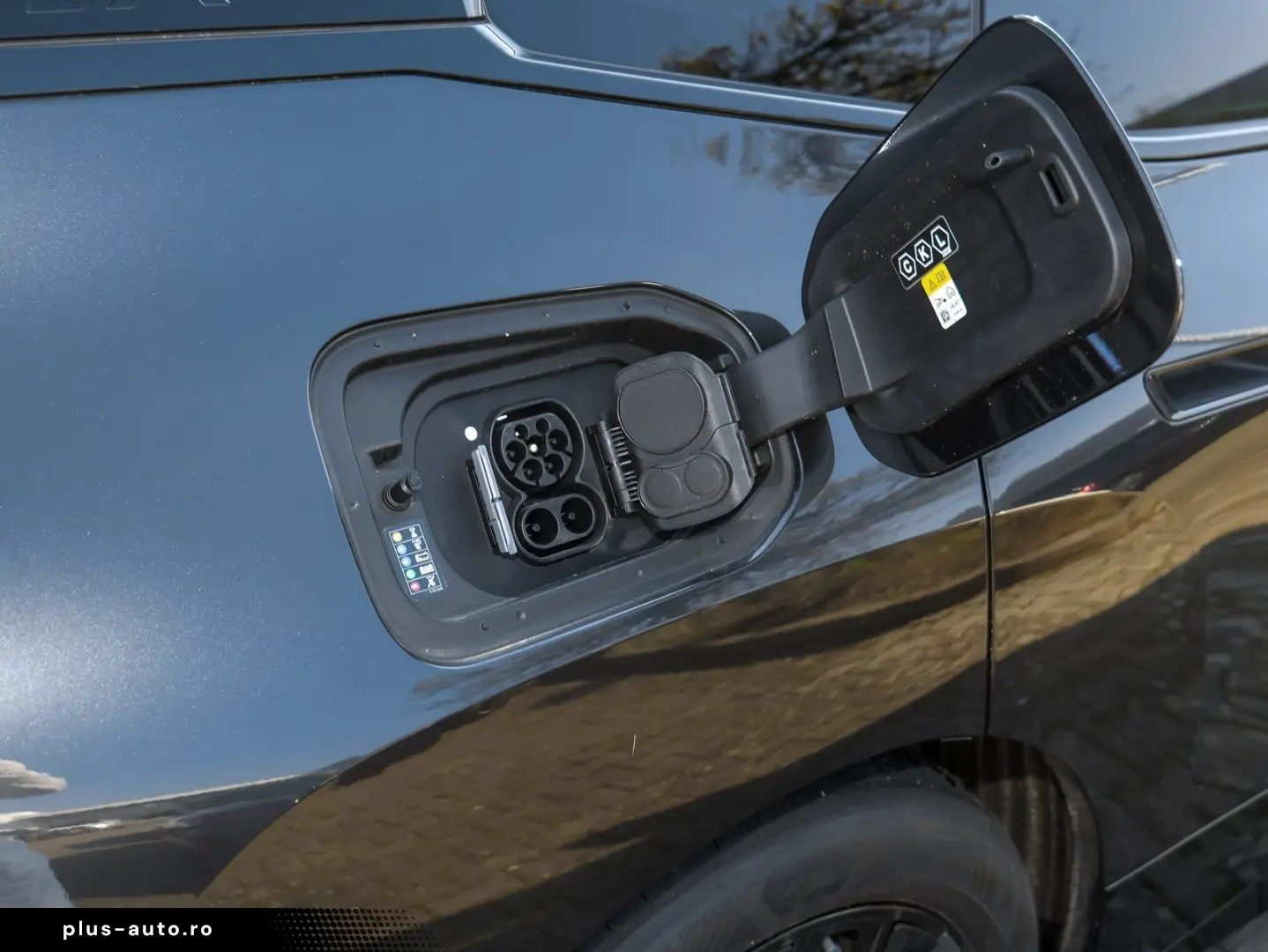 BMW iX xDrive40 Sportpaket HuD Laser Skylounge AHK H