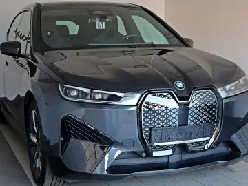 BMW iX50 xDrive Sport Leder Navi Panorama Sky Lounge