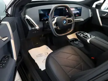 BMW iX50 xDrive Sport Leder Navi Panorama Sky Lounge