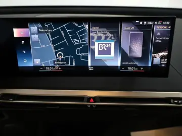 BMW iX50 xDrive Sport Leder Navi Panorama Sky Lounge