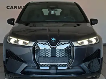 BMW iX50 xDrive Sport Leder Navi Panorama Sky Lounge