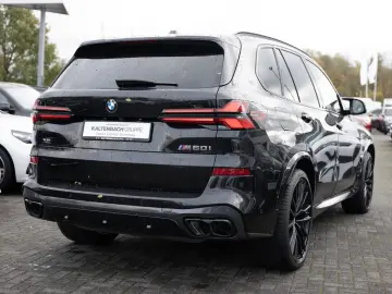 BMW X5 M60i PANO NAVI AKTIVLENKUNG H K SHZ MEMORY