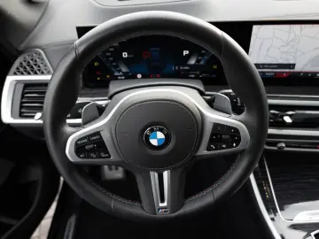 BMW X5 M60i PANO NAVI AKTIVLENKUNG H K SHZ MEMORY