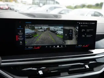 BMW X5 M60i PANO NAVI AKTIVLENKUNG H K SHZ MEMORY