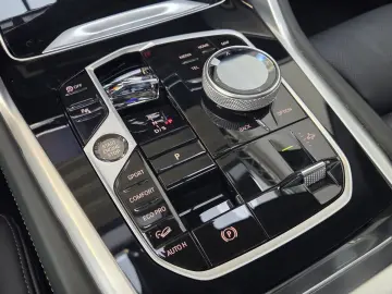 BMW X6 xDr40d MSport Pro AHK 22Zoll Luftfeder UPE137