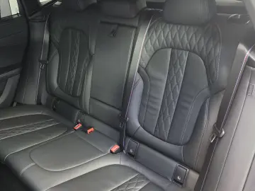 BMW X6 xDr40d MSport Pro AHK 22Zoll Luftfeder UPE137