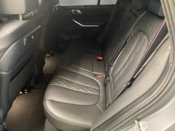 BMW X5 xDrive30d M Sport Standheizung Massage AHK