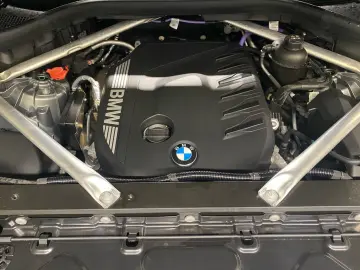 BMW X5 xDrive30d M Sport Standheizung Massage AHK