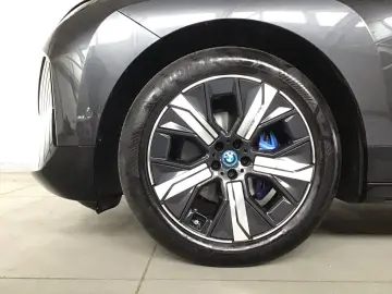 BMW iX xDrive40 AHK Driv.Assist.Prof Harman K Laser