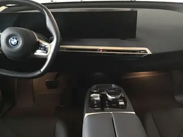 BMW iX xDrive40 AHK Driv.Assist.Prof Harman K Laser