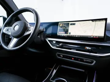 BMW X5 xDrive40d M-Sport AHK ACC PANO Sitzlüft 360