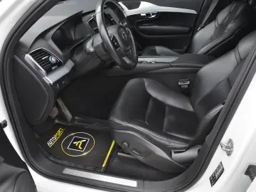 Volvo XC90 Momentum Plus 2.0 D5 AWD GEARTRONIC