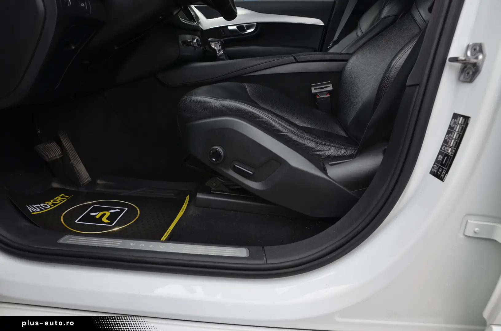 Volvo XC90 Momentum Plus 2.0 D5 AWD GEARTRONIC