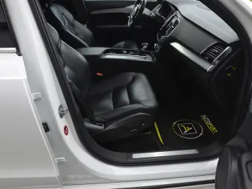 Volvo XC90 Momentum Plus 2.0 D5 AWD GEARTRONIC