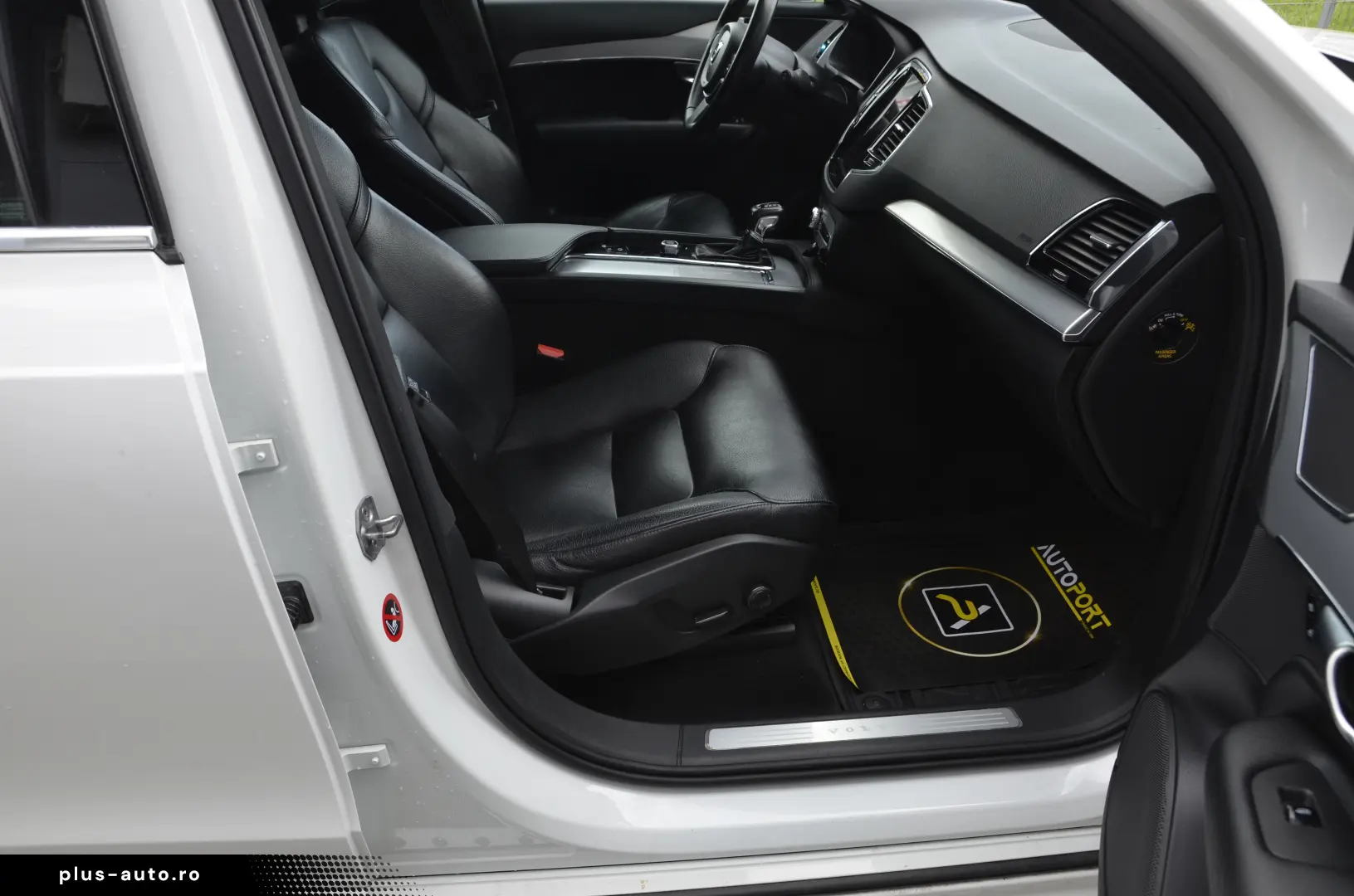 Volvo XC90 Momentum Plus 2.0 D5 AWD GEARTRONIC