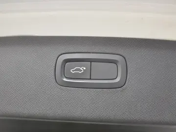 Volvo XC90 Momentum Plus 2.0 D5 AWD GEARTRONIC