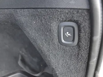 Volvo XC90 Momentum Plus 2.0 D5 AWD GEARTRONIC