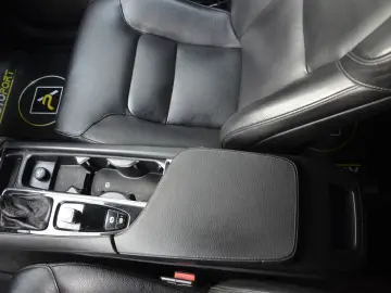 Volvo XC90 Momentum Plus 2.0 D5 AWD GEARTRONIC