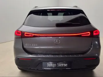 MERCEDES-BENZ EQA 250 Electric Art Advanced Pano Night