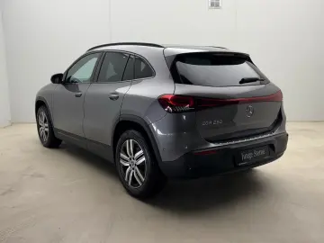 MERCEDES-BENZ EQA 250 Electric Art Advanced Pano Night