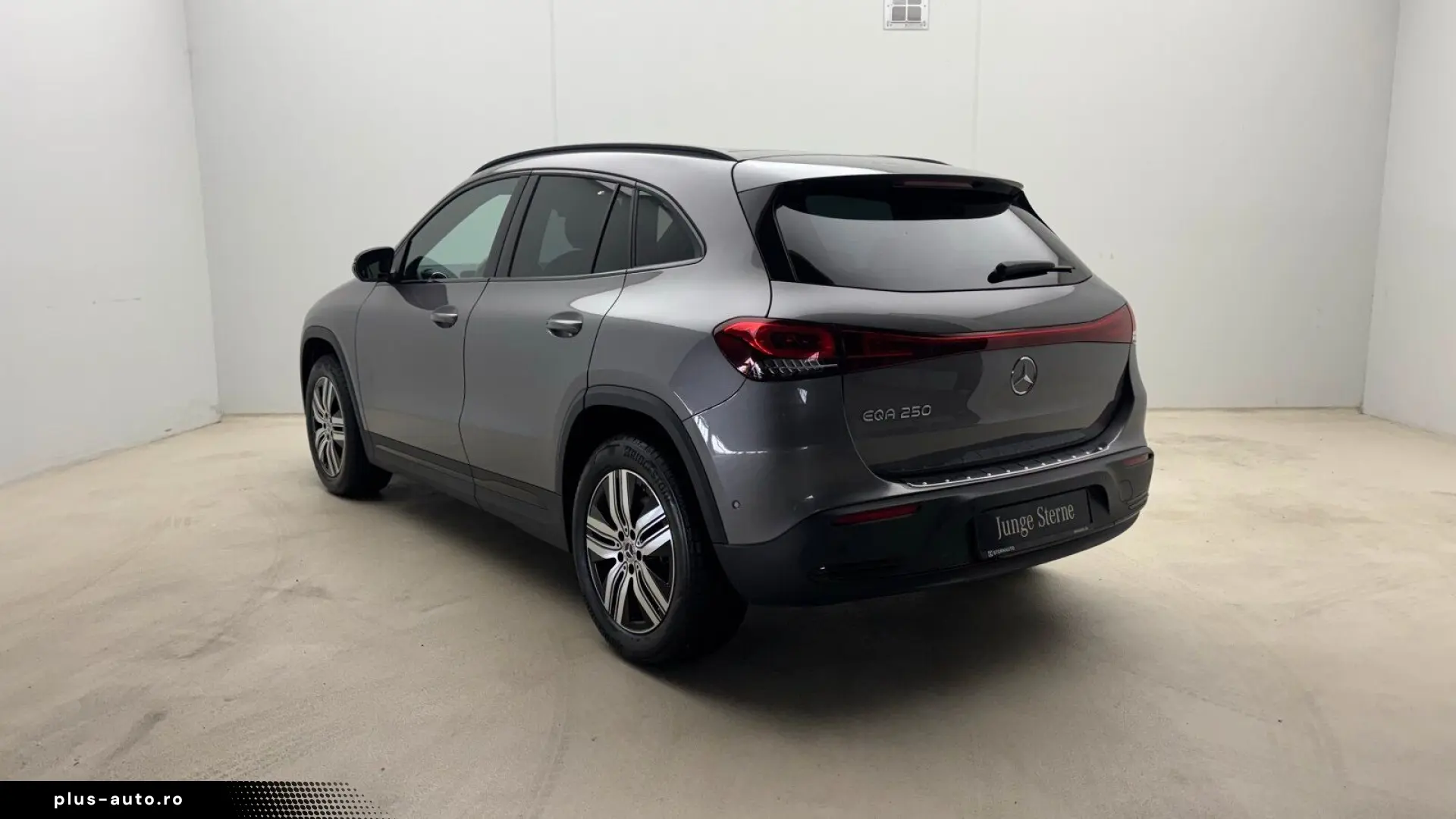 MERCEDES-BENZ EQA 250 Electric Art Advanced Pano Night