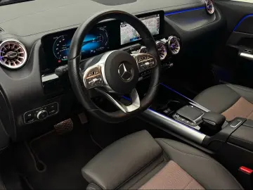 MERCEDES-BENZ EQA 250 Electric Art Advanced Pano Night