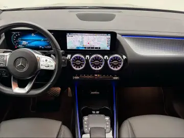 MERCEDES-BENZ EQA 250 Electric Art Advanced Pano Night