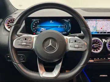 MERCEDES-BENZ EQA 250 Electric Art Advanced Pano Night