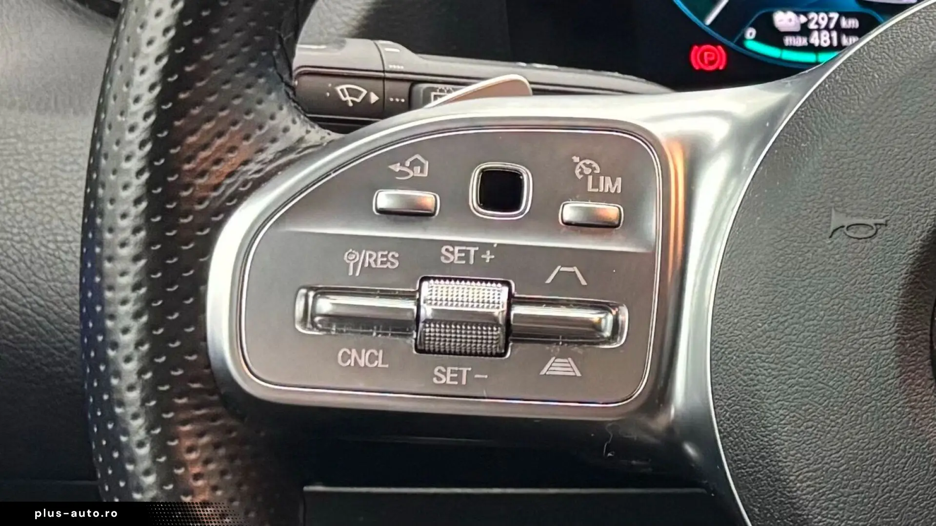 MERCEDES-BENZ EQA 250 Electric Art Advanced Pano Night