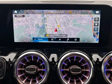 MERCEDES-BENZ EQA 250 Electric Art Advanced Pano Night