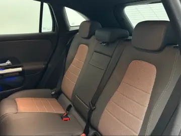 MERCEDES-BENZ EQA 250 Electric Art Advanced Pano Night