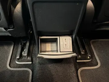 MERCEDES-BENZ EQA 250 Electric Art Advanced Pano Night