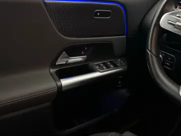 MERCEDES-BENZ EQA 250 Electric Art Advanced Pano Night