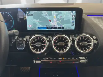 MERCEDES-BENZ EQA 250 PROGRESSIVE BUSIN RFK DIST NAV&hellip;